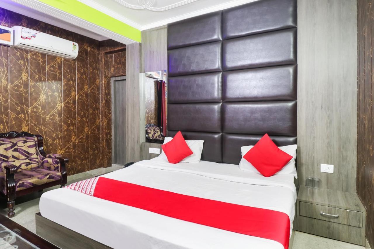 Oyo 6908 Hotel Royal City Āzamgarh Zimmer foto